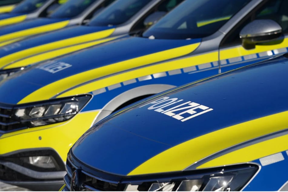 Die Ermittlungen der Polizei dauern an. (Symbolbild)
