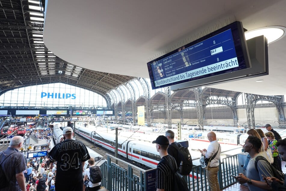 Die Oberleitungsstörung in Hamburg hat bundesweite Auswirkungen.