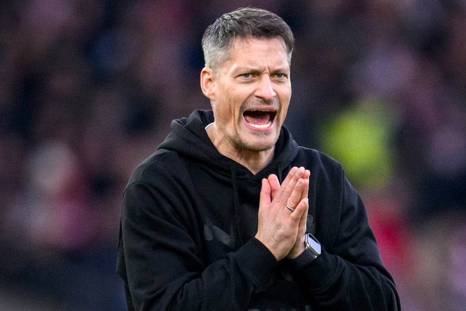 St.-Pauli-Trainer Alexander Blessin (51) freut sich auf die Partie gegen Eintracht Frankfurt.