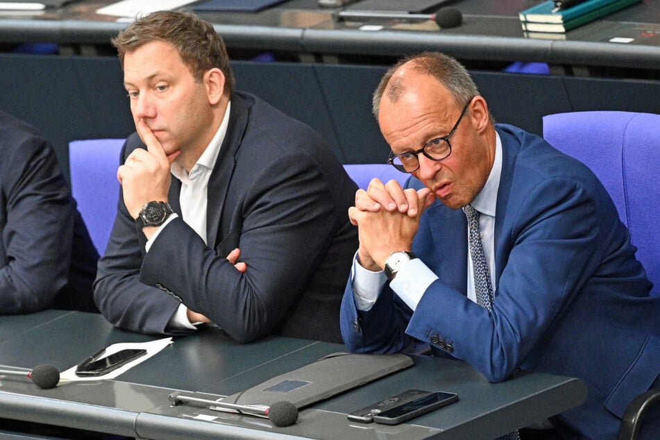 Bundeskanzler Friedrich Merz (69, CDU) und Bundesfinanzminister Lars Klingbeil (47, SPD).