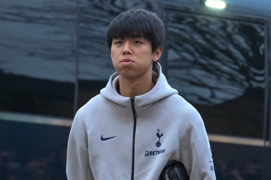 Kota Takai (21) wechselt per leihe zu den Fohlen nach Mönchengladbach.