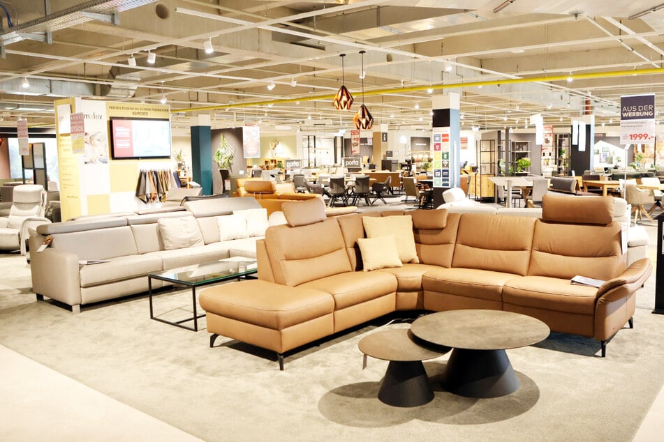 Schöne Sofas wie dieses gibt's bei porta bis Samstag (10.10.) zum Hammerpreis