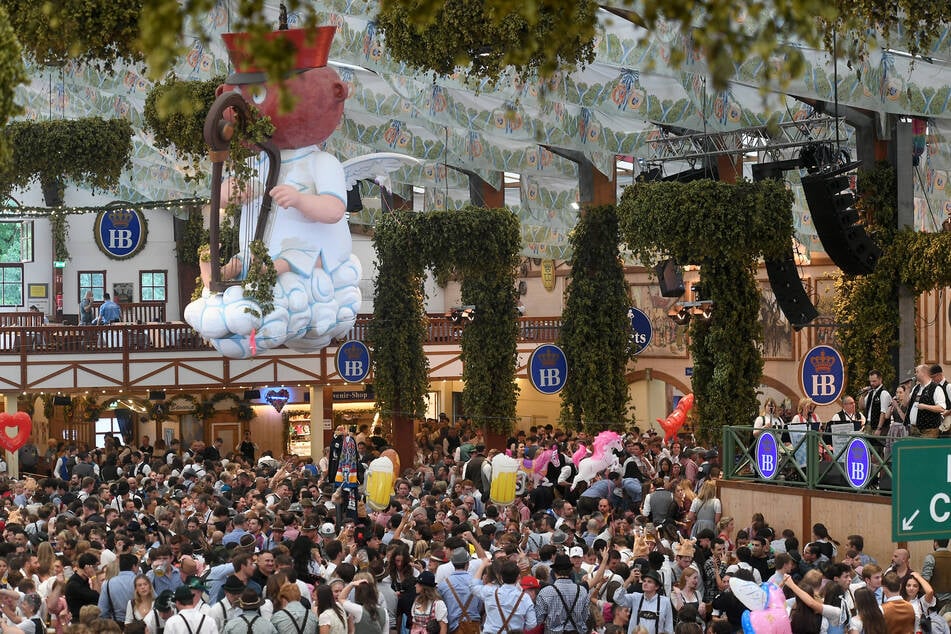 Die Festzelte waren am Samstag bis zum letzten Platz ausgebucht.