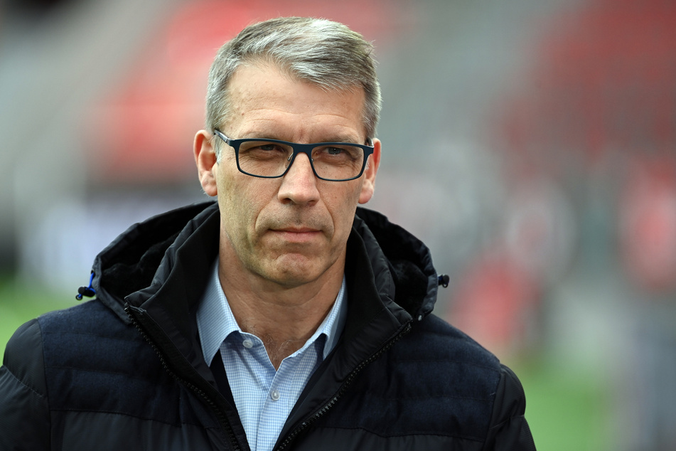 Schalkes sportlicher Leiter Peter Knäbel (54).
