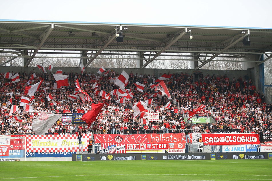 1500 Fans werden im Gästeblock des Gellertstadions mächtig Stimmung machen.