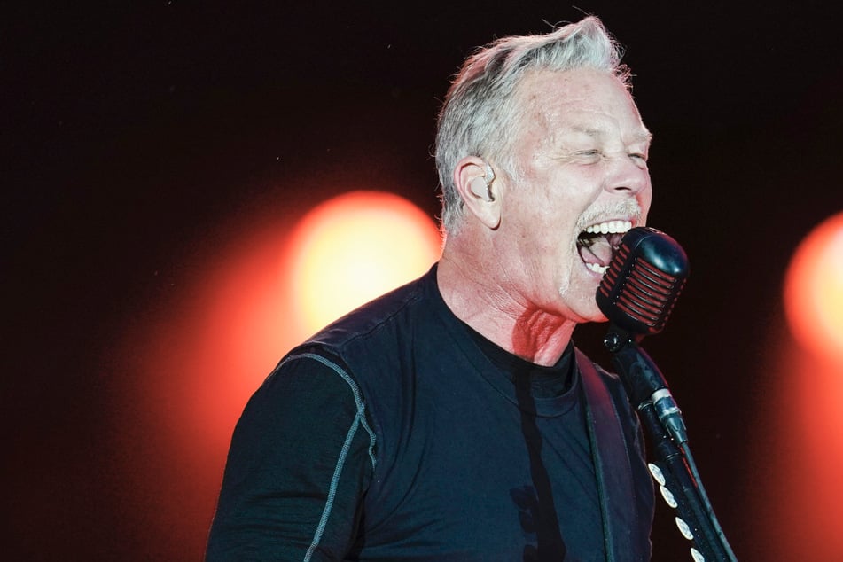 Metallica-Klassiker "Geben Sie Sandmann ein" (1991) hat mittlerweile eine Milliarde Views auf Spotify erreicht.  Auf dem Bild ist Frontmann James Hatfield zu sehen.