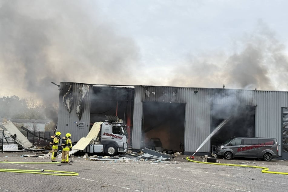 Bei Arbeiten an einem Flüssiggas-Transporter kam es zu einer Explosion.