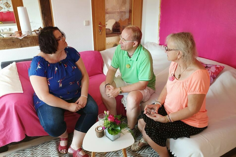Für Engelfreund Heiko (45) und Mama Sigrid (66, r.) hieß es Abschied nehmen von der herzlichen Helga (44).
