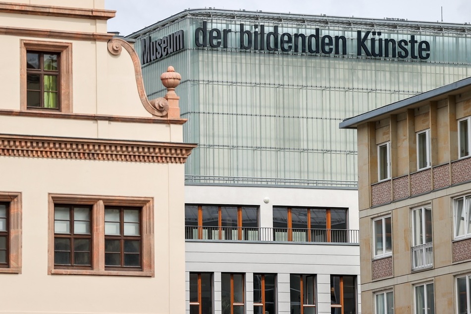 Das moderne Gebäude des Museums der bildenden Künste in Leipzig sieht man schon von Weitem.