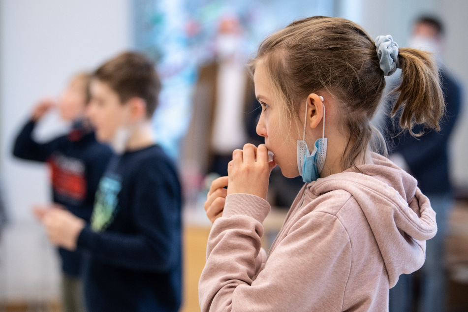 Sachsen setzt auf eine Test-Offensive zum Schulstart. (Symbolbild)