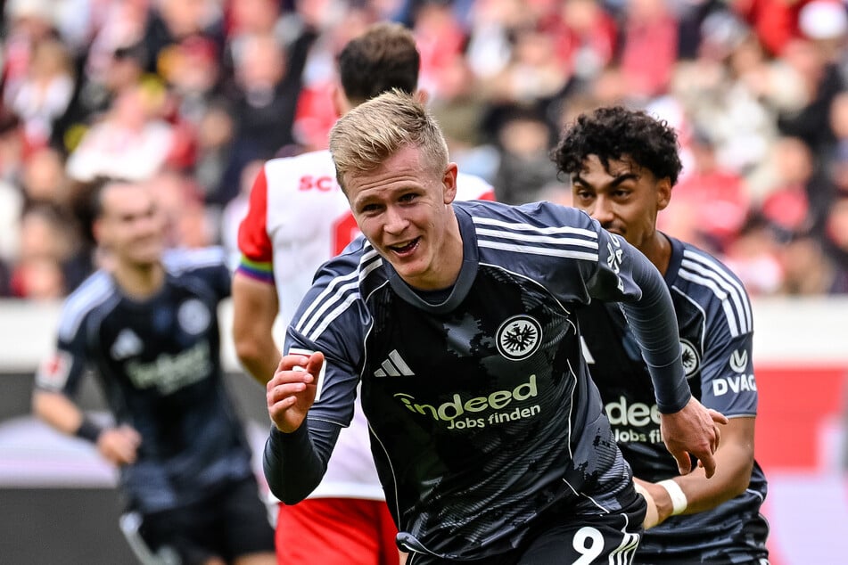 Laut einem Medienbericht aus England soll Frankfurts Jonathan Burkardt (25) eines der wichtigsten Transferziele der Premier League im kommenden Sommer sein.