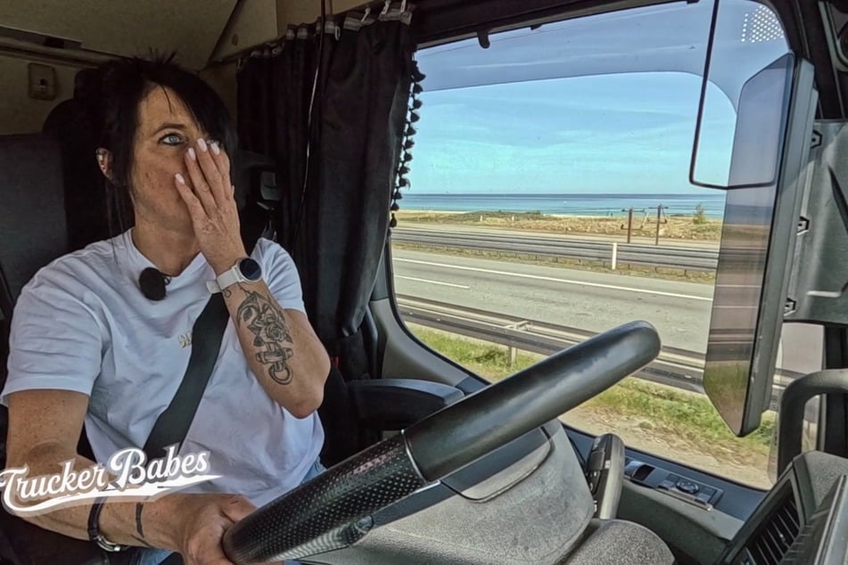 Jessy (35) staunt angesichts der nahenden Hängebrücke nicht schlecht.