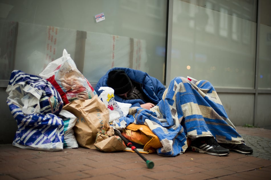 Zwei Obdachlose wurden Opfer eines feigen Angriffs. (Symbolbild)