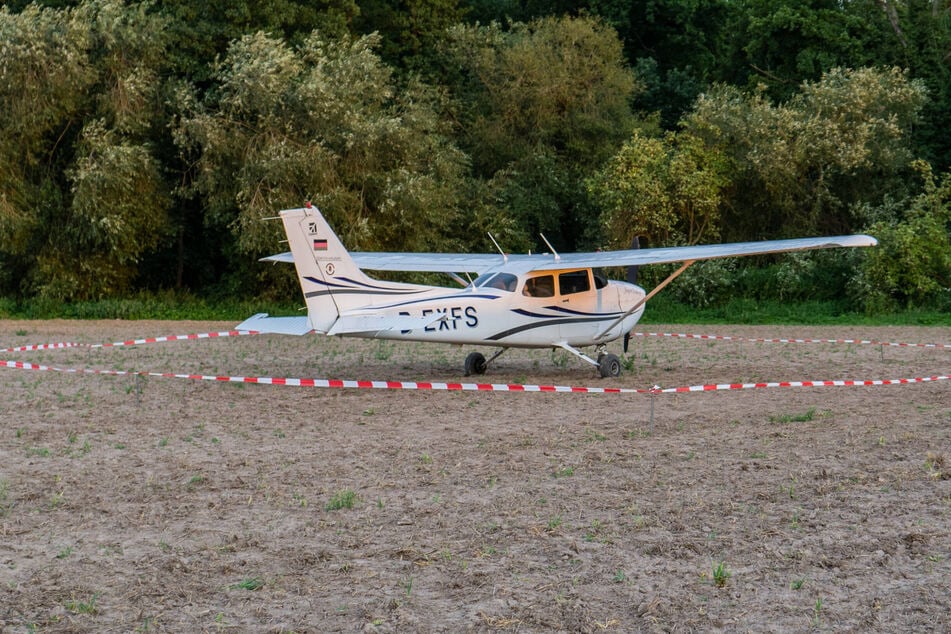 Eine Cessna vom Typ 172R musste am Sonntagabend unmittelbar nach ihrem Start vom Flugplatz Egelsbach notlanden.
