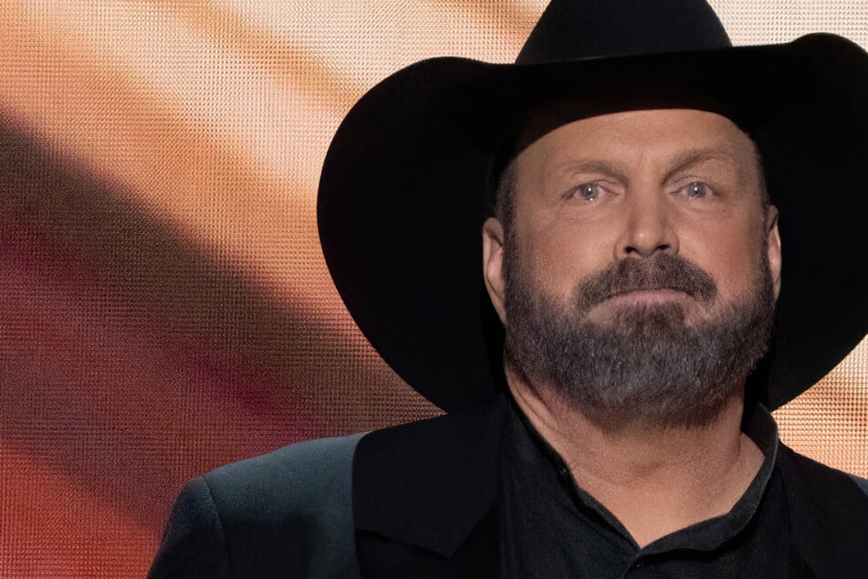 Country star Garth Brooks responds to shocking rape allegations