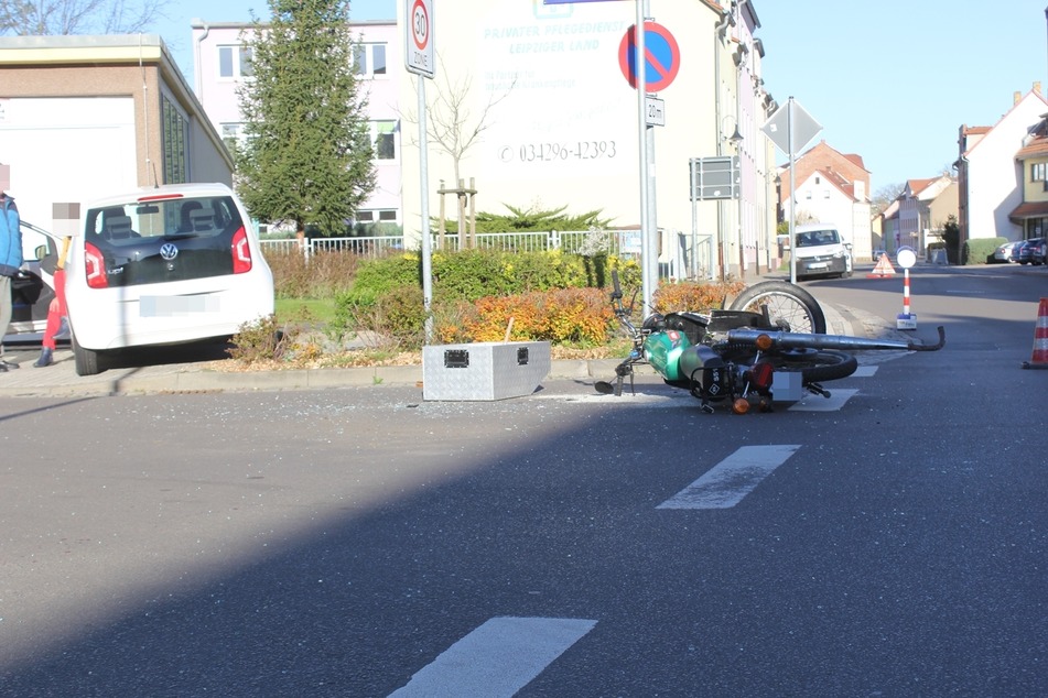 Zwischen einem Auto und einem Motorrad krachte es am Montag.