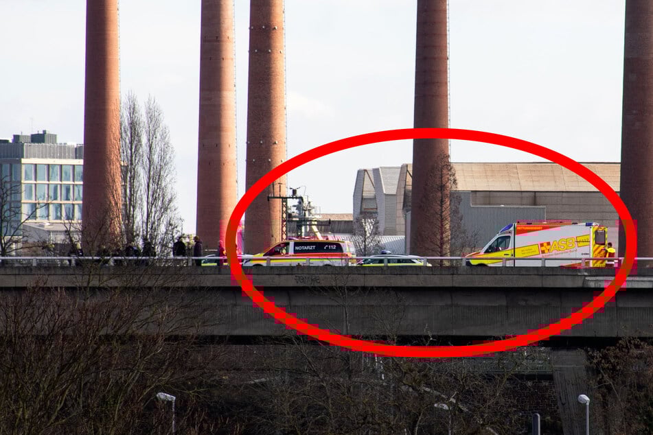 Wegen einer Notsituation war ein Großaufgebot an Einsatzkräften auf der Brücke in Mainz-Mombach erschienen.