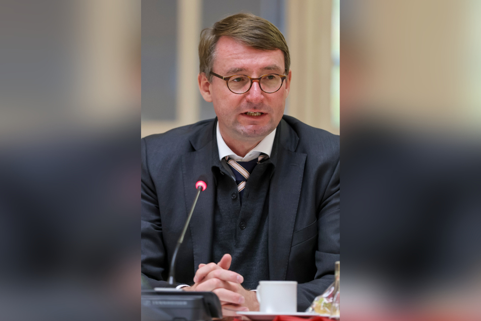 Sachsens Innenminister Roland Wöller (51, CDU) wird von Linken und Grünen scharf kritisiert.