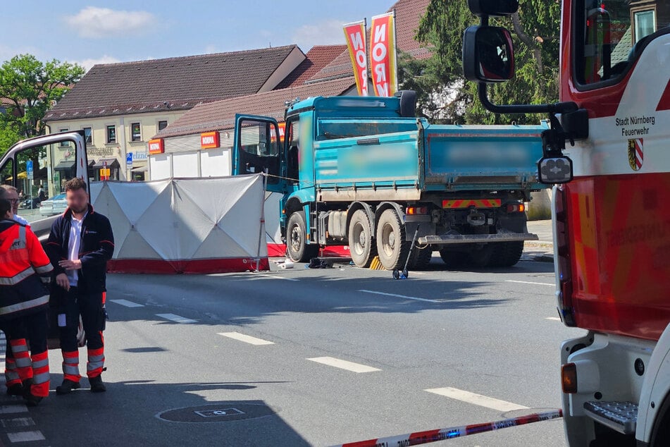 Die 71 Jahre alte Frau wurde durch den Unfall mit dem Baustellenlaster schwer verletzt, befindet sich jedoch außer Lebensgefahr.