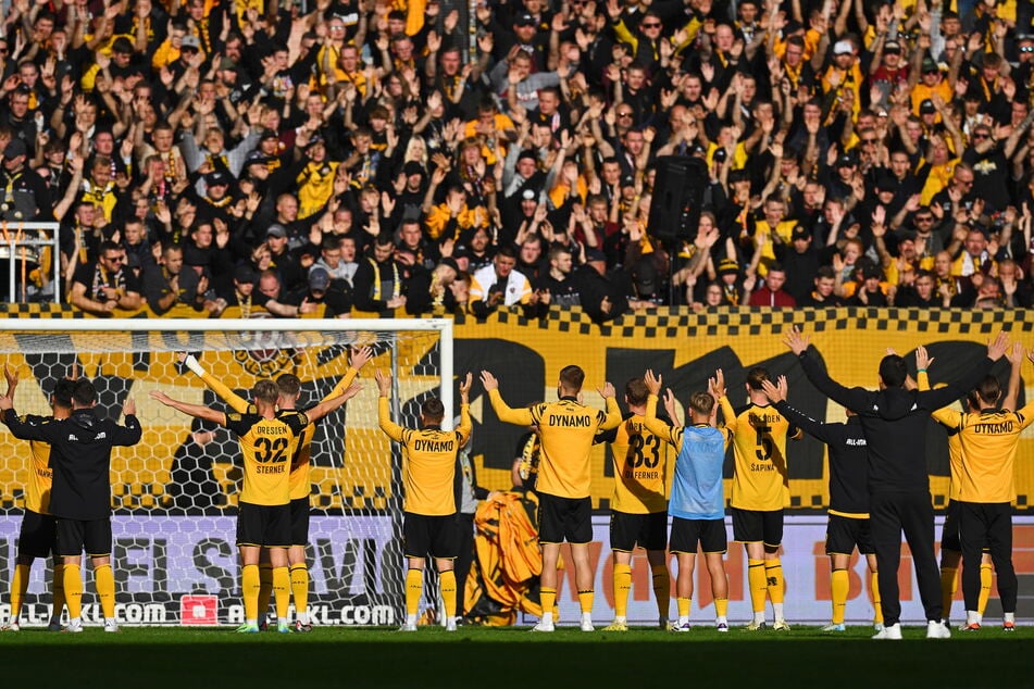 Die Dynamo-Fans werden ihr Team trotz des Mittwochabends zahlreich in Wiesbaden unterstützen.