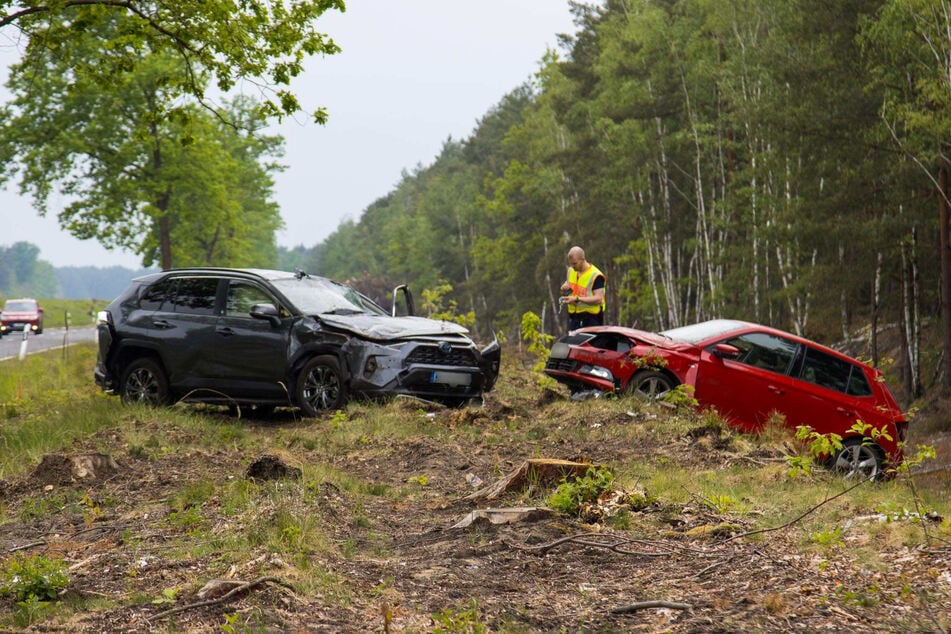 Durch den dramatischen Unfall wurden drei Personen schwer verletzt.
