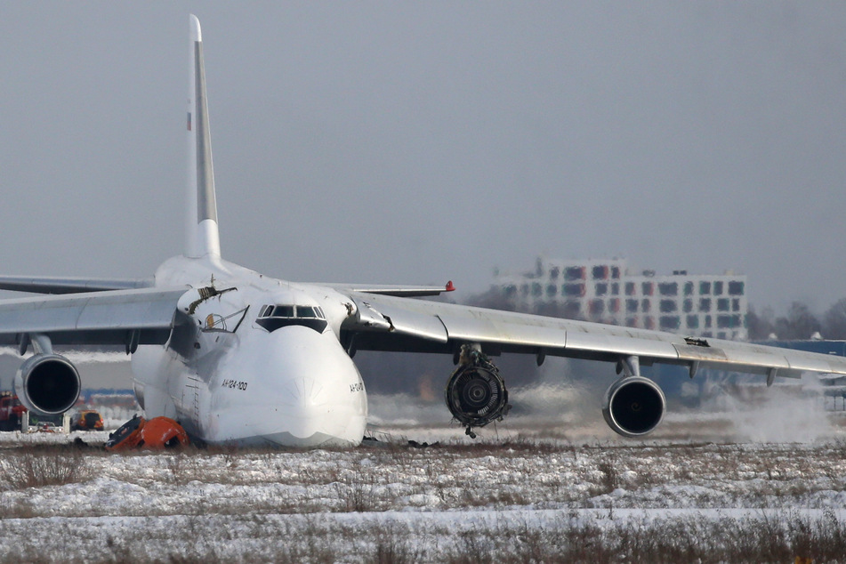 Der Pilot der Antonov konnte das Frachtflugzeug notlanden.
