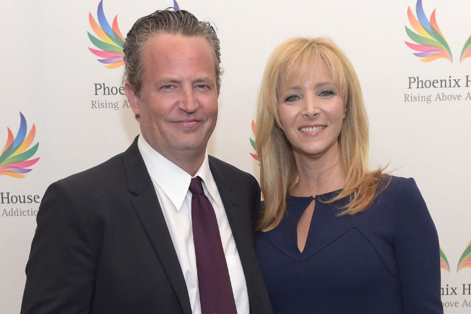 In "Friends" spielten sie jahrelang Seite an Seite: Matthew Perry (†54) und Lisa Kudrow (60).