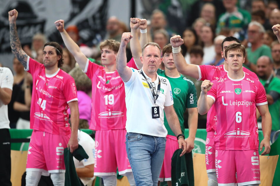 In ihren pinkfarbenen Sondertrikots hatten die DHfK-Handballer auch neben dem Spielfeld ein gesellschaftlich wichtiges Zeichen im Kampf gegen Brustkrebs gesetzt.