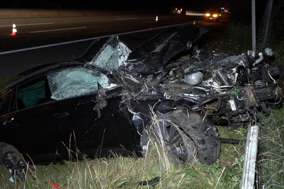 Der Wagen wurde bei dem Unfall völlig zerstört.
