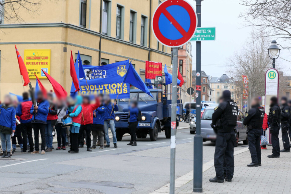 Die Zwickauer Demo war Teil einer FDJ-Kampagne unter dem Motto "30 Jahre sind genug! Revolution & Sozialismus".