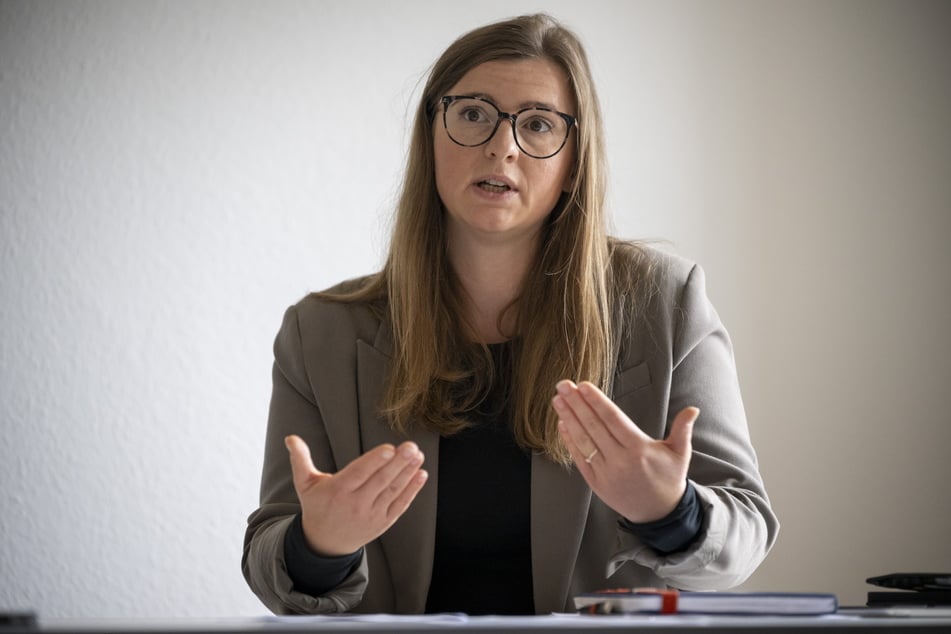 Zwickaus Baubürgermeisterin Silvia Queck (38, parteilos) will die Glück-Auf-Brücke weiter untersuchen lassen.