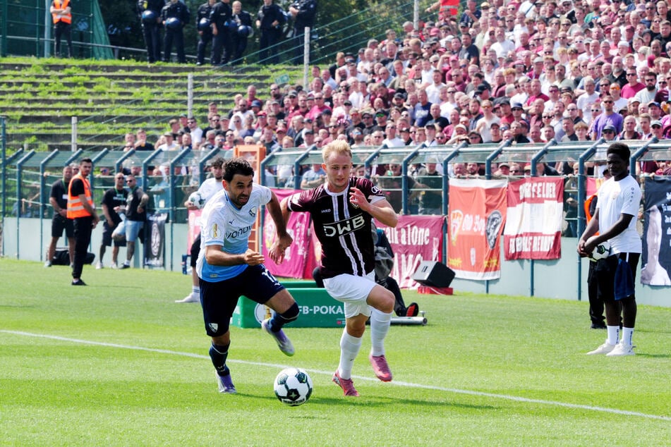 Willi Reincke (r.) ist nicht nur schussstark, sondern auch schnell - wie hier im DFB-Pokal gegen Bochum.