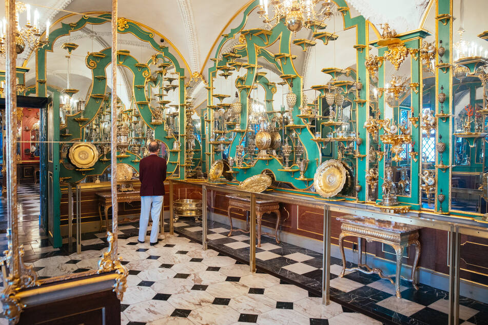 Im Residenzschloss öffnen am Freitag das Grüne Gewölbe und die Kupferstich-Kabinett-Ausstellung "Crossing Borders".