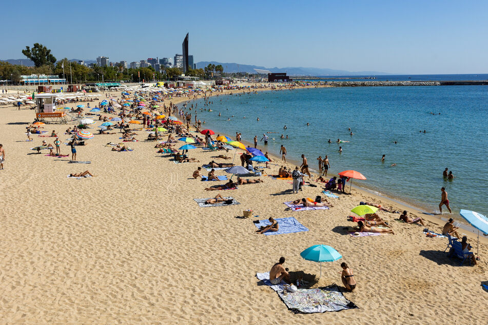 In Barcelona wird Nudismus mittlerweile per Gesetz reguliert, vor allem für Gebiete abseits des Strandes.