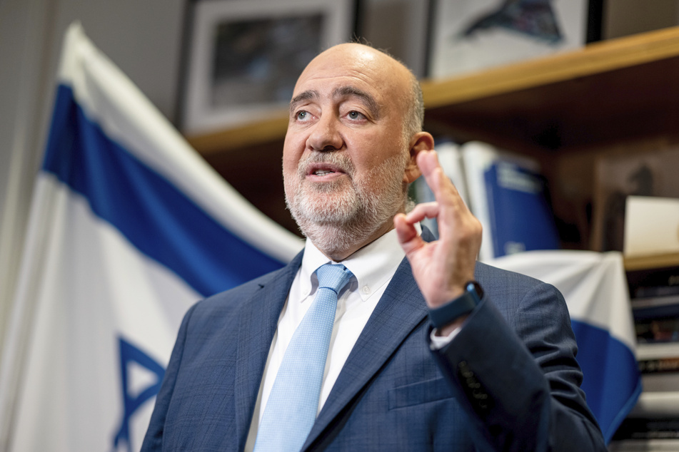 Israels Botschafter in Deutschland, Ron Prosor (65).