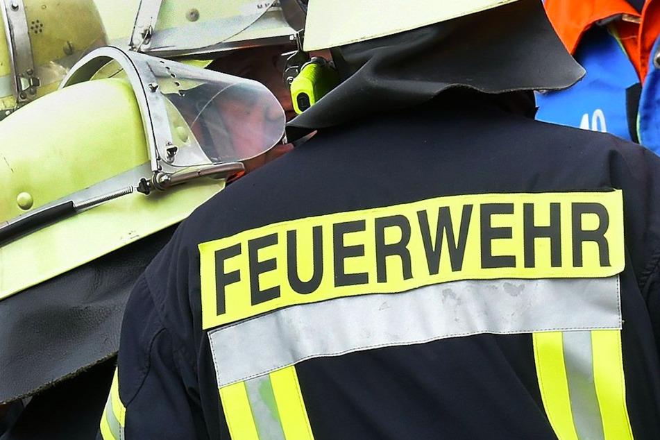 Rund 180 Kräfte der Feuerwehr mussten gegen die Flammen in Marktredwitz ankämpfen. (Symbolbild)