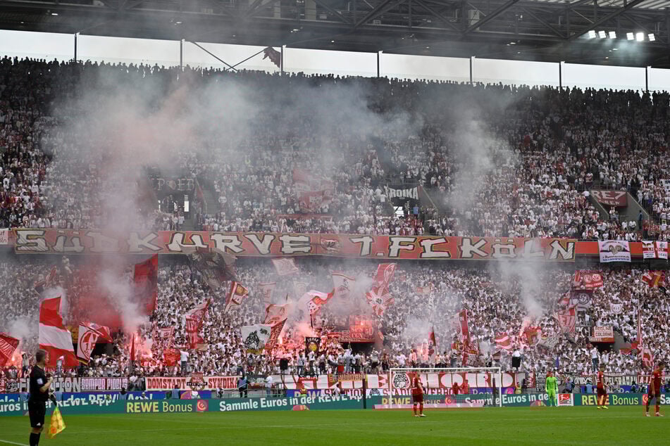 Der 1. FC Köln wird im Rheinenergiestadion von seinen Anhängern unterstützt. 