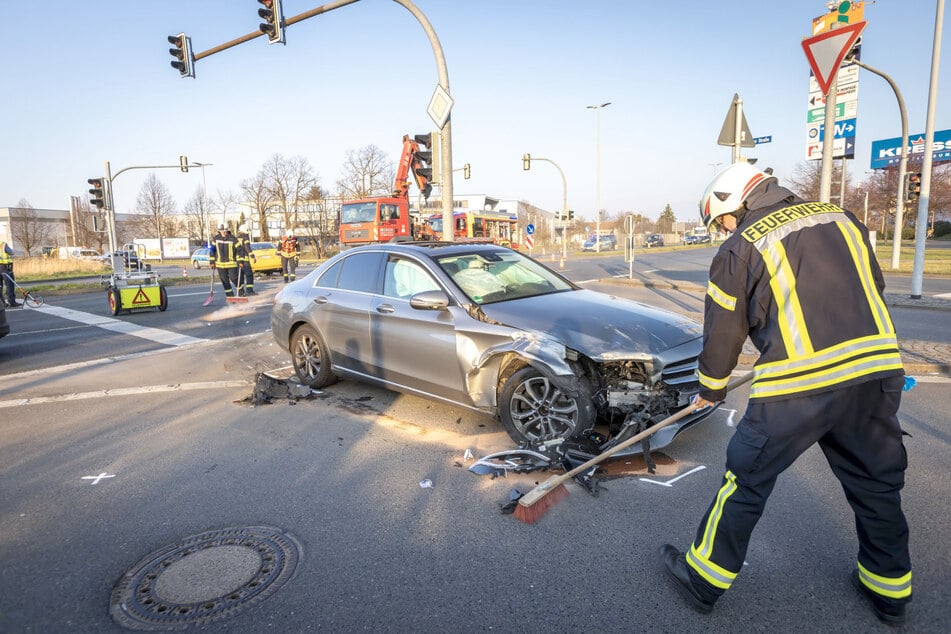 Der entstandene Sachschaden beläuft sich auf rund 30.000 Euro.