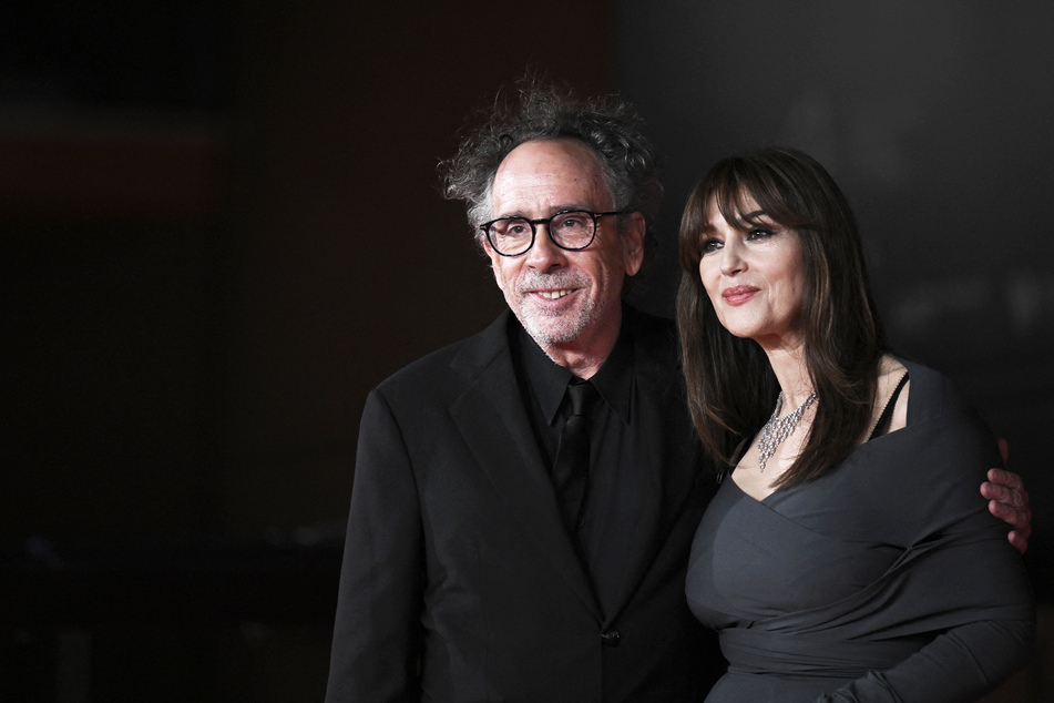 Regisseur Tim Burton (65) und Schauspielerin Monica Bellucci (59) beim Filmfest in Rom.