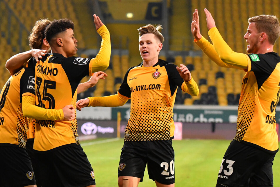 Im November starten die Dynamos - hier (v.l.) Yannick Stark, Ransford-Yeboah Königsdörffer, Julius Kade und Christoph Daferner - einen Siegeszug und kletterten an die Tabellenspitze der 3. Liga.