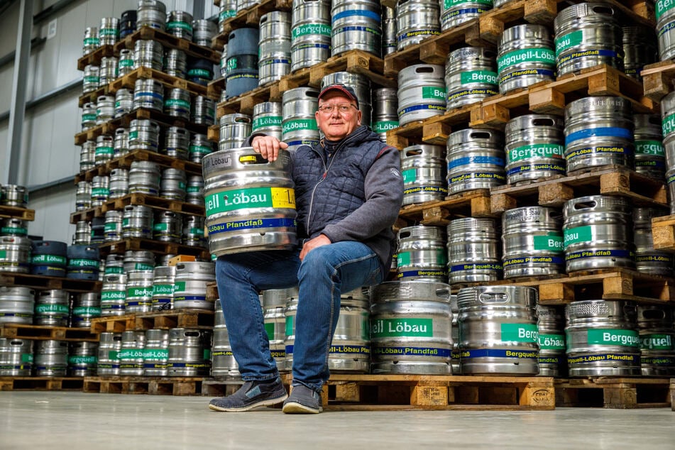 Bergquell-Chef Steffen Dittmar (57) freut sich, dass er endlich wieder die Gastronomie mit Bierfässern beliefern kann.