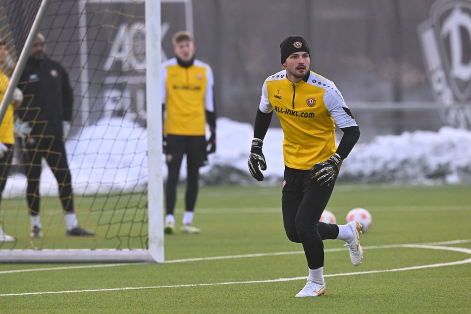 Tim Schreiber (23, v.) hat mit Elias Bethke (h.) nun einen Keeper im Nacken sitzen, der wohl nicht für die Bank verpflichtet wurde.