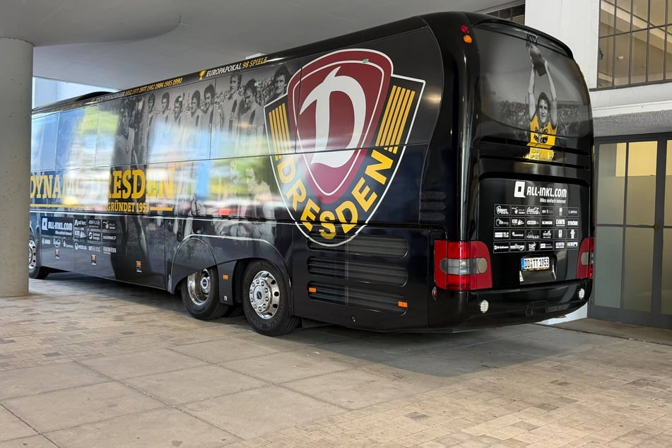 Um 12.10 Uhr fuhr der Bus am Max-Morlock-Stadion vor.