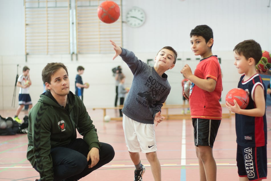 Bundesweit sollen eine Million Schüler von dem Programm profitieren - nicht nur, aber auch Flüchtlingskinder.