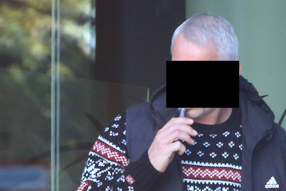 Lehrer in Dresden angeklagt: Er soll einem Schüler eine Kopfnuss gegeben haben