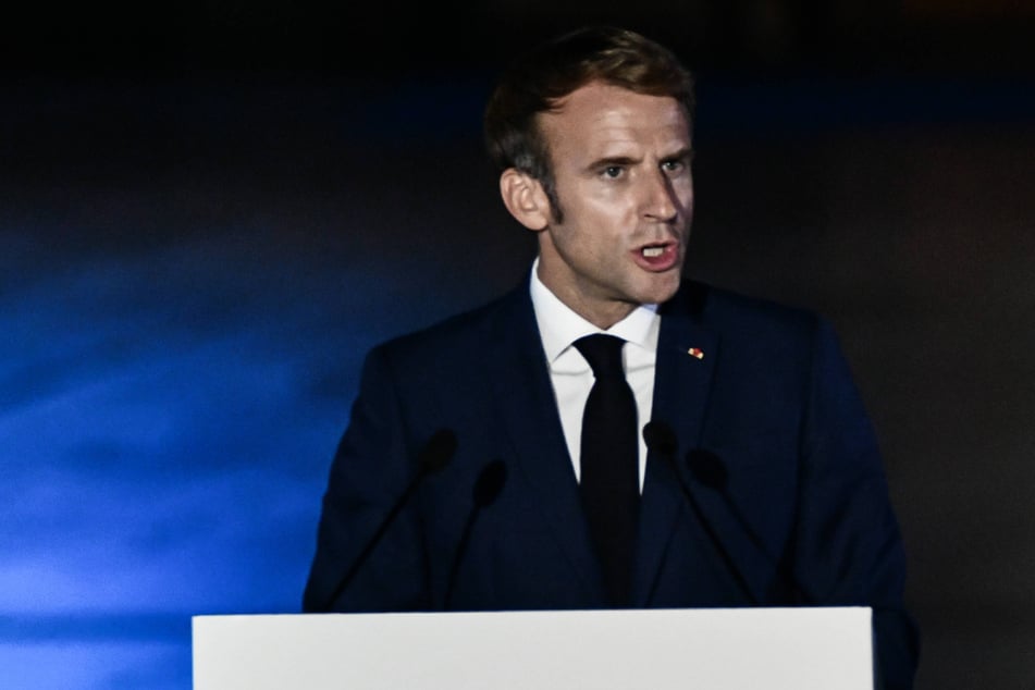 French President Emmanuel Macron has made the decision to recall France's ambassadors in the US and Australia.