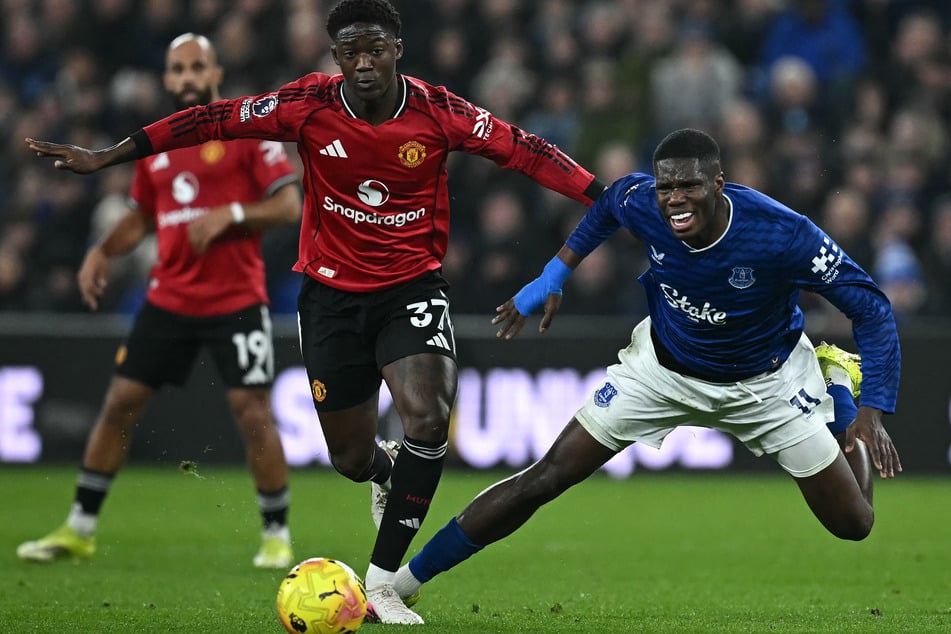 Thierno Barry (23, r.) konnte sich in Everton nicht durchsetzen. Hat er bei RB Leipzig vielleicht mehr Glück?