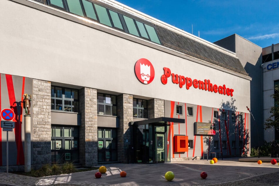 Das Puppentheater Zwickau erwartet am Samstag die Erwachsenen.