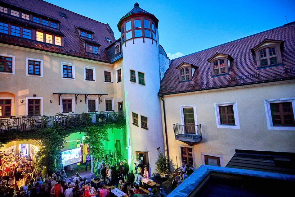 In Pirna wird's abends gemütlich.