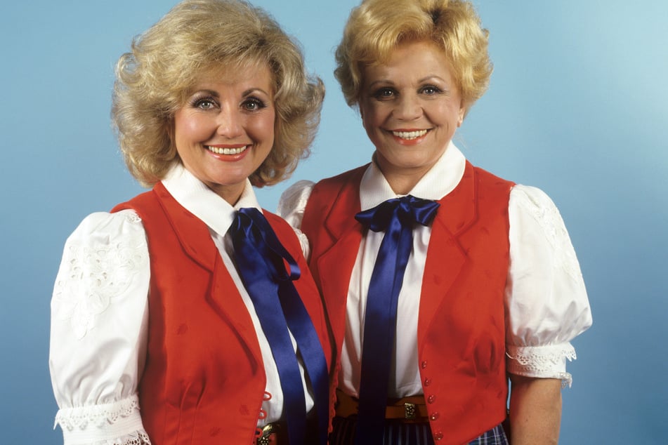 Margot Hellwig (l.) mit ihrer Mutter Maria im September 1987.